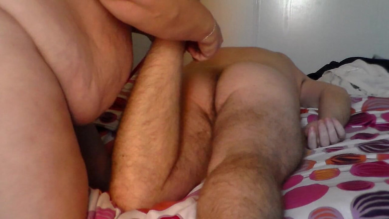 Sex hub couple: John is getting tied up on the bed