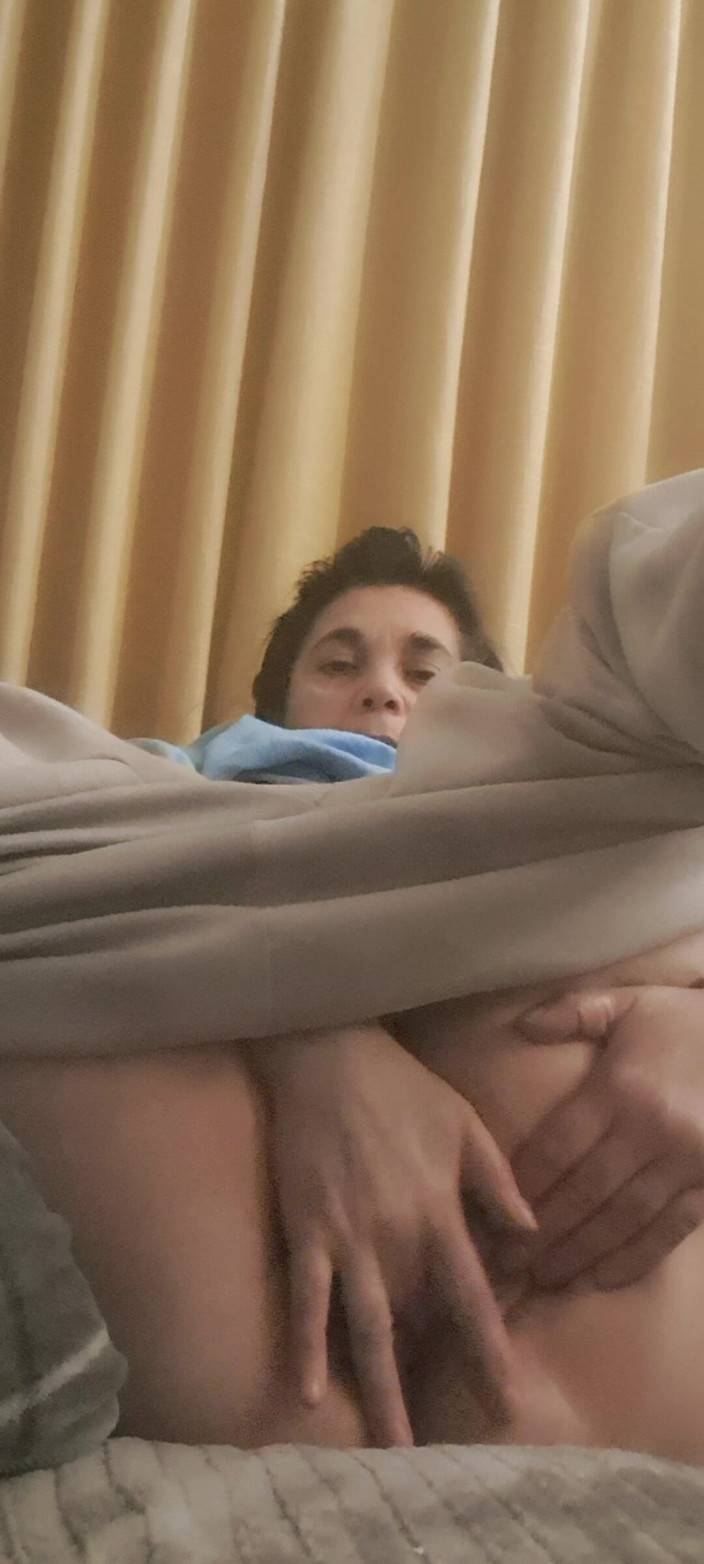 Mommy big hairy pussy: Istirahat dari dorong untuk masturbasi