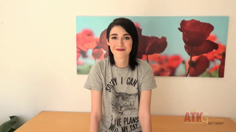 ATKIngdom Fans: Chatten mit Ivy Aura