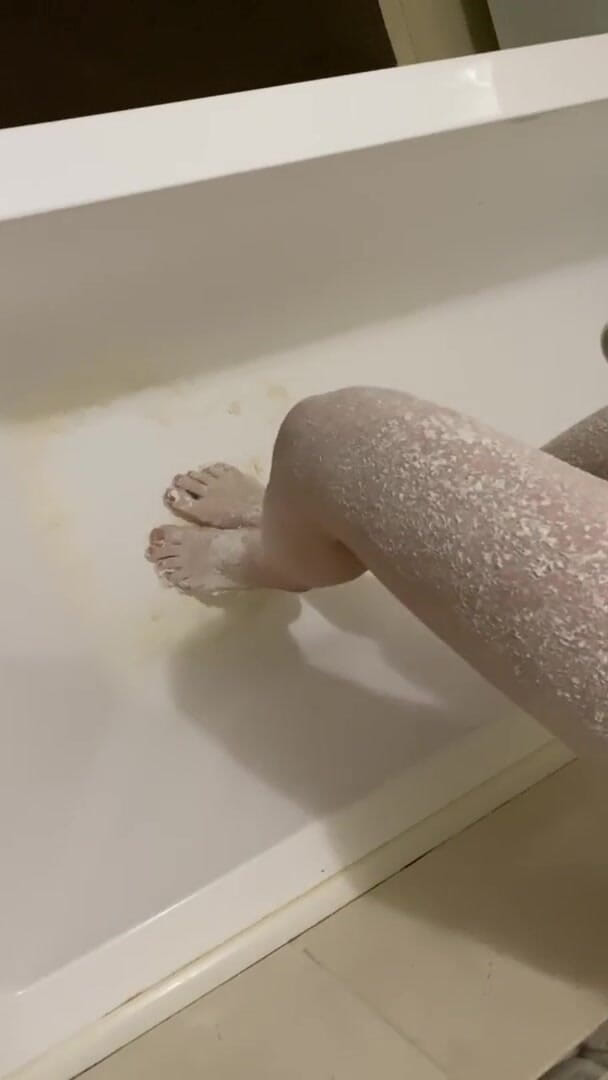 Supernasty: Eu gosto quando você massageia minhas pernas