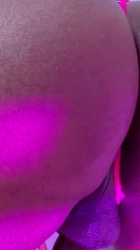 Ladyboy Jane, tetek besar, zakar besar, pantat besar dan awek besar yang hebat!