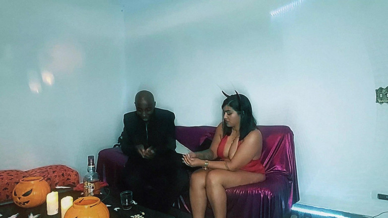 Nicoly Mattos: 万圣节泄漏：我妻子的自然阴户被无套填满