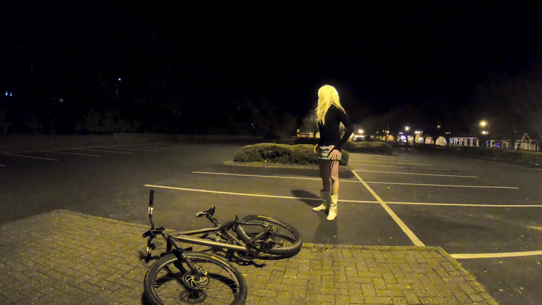 The Midnight Minx: Themidnightminx un giro in bicicletta a mezzanotte