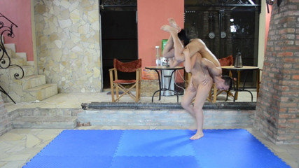 European Lift and Carry Club: Deborah nous présente ses lignes droites dans un jeu de...