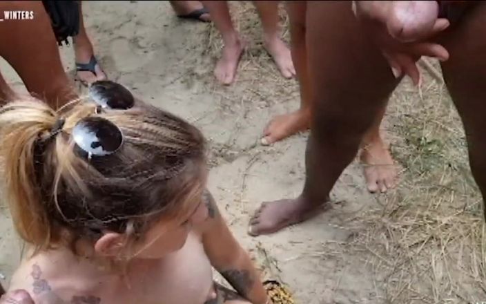 Adreena Winters: ¡Retroceso al año pasado chupando polla negra en la playa! ¡No...