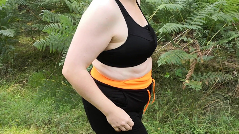 Bouncy Tits Action: Fully naked in outdoor place