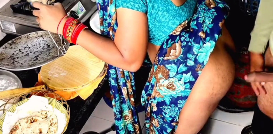 Kavitha_Vintho_: Makcik desi India di dapur suami kami pergi untuk datang...