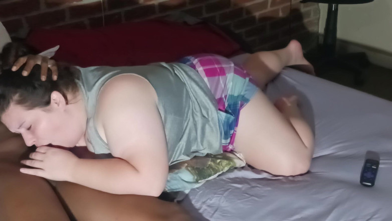 Sloppylynn: おじいさんのペニスをしゃぶる、彼は私のパパにその喉の悪い精液が欲しい