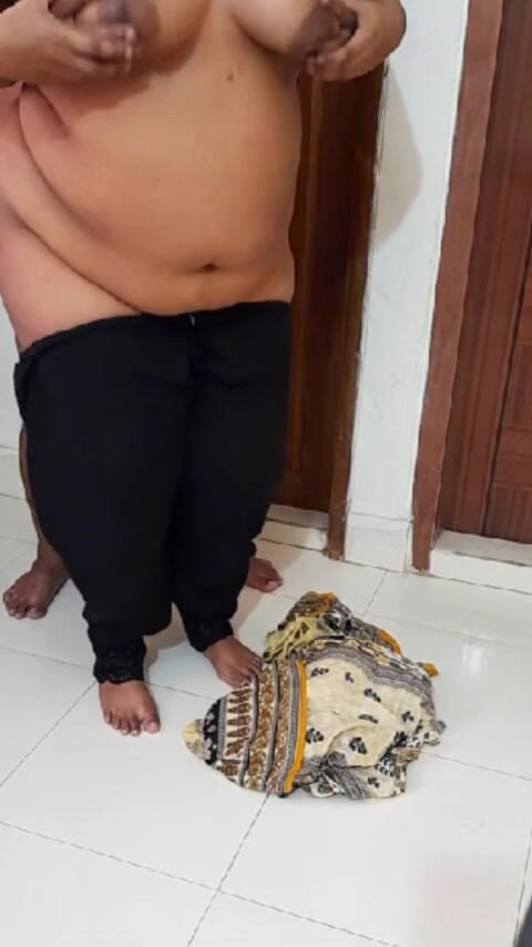 Aria Mia: Přistižen při masturbaci v hotelu