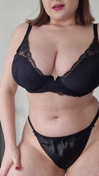 Experimente haul e trocando de roupa na frente de você, minha calcinha de cetim quente - provocando com minha bunda grande