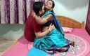 Pop mini: Tante seksi india berbagi ranjang untuk seks hot sama pacarnya