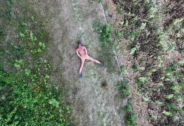 MaleModel: Nackt im freien gehen