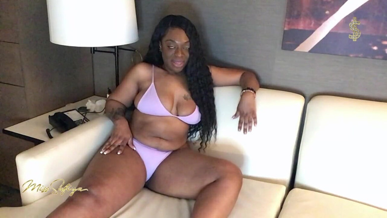 Miss-Safiya: 私のセクシーなくしゃみのためのストローク