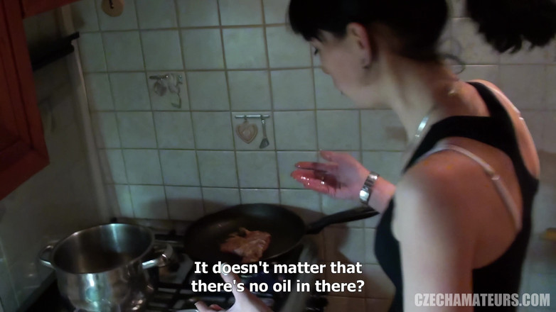 CzechAmateurs: Amatori cehi 13 Petr ejaculează
