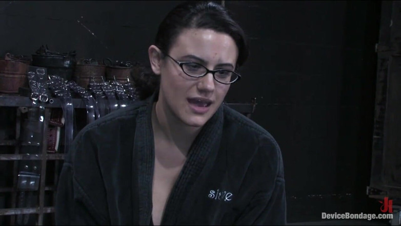 Device Bondage by Kink: День анального приниження обличчя Пенні Плей