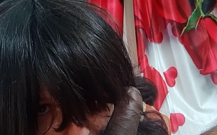 Bolly Karma: Bystiga MILf styvmamma älskar mig.