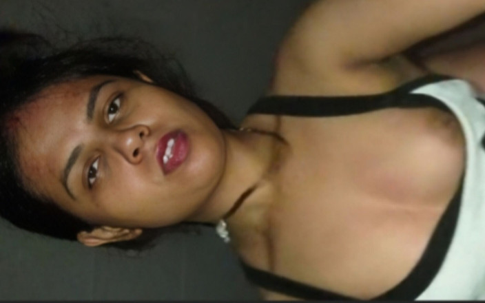 Hot Sis: Horney face latika mostrando