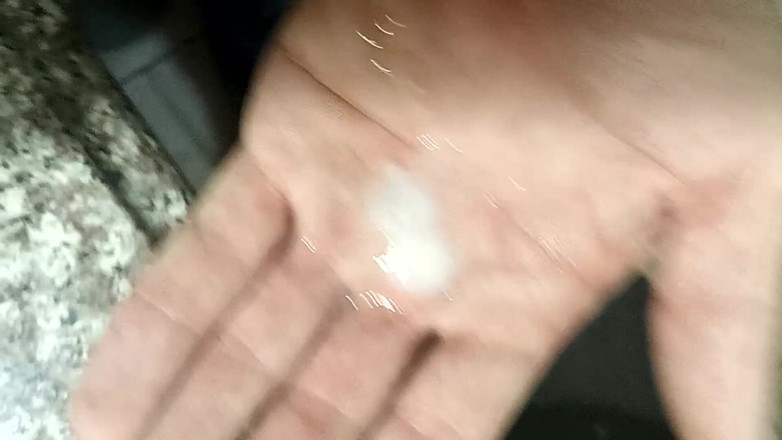 HungBareBackRabbit: Esfregando um antes da minha entrevista de emprego