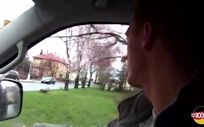 123XXX - Fucked Amateurs in Germany!: Harika sarışın arabada büyük bir yarak emerken derine iniyor