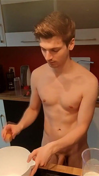 The Naked Kitchen: Pancake Challenge Bare Cooking