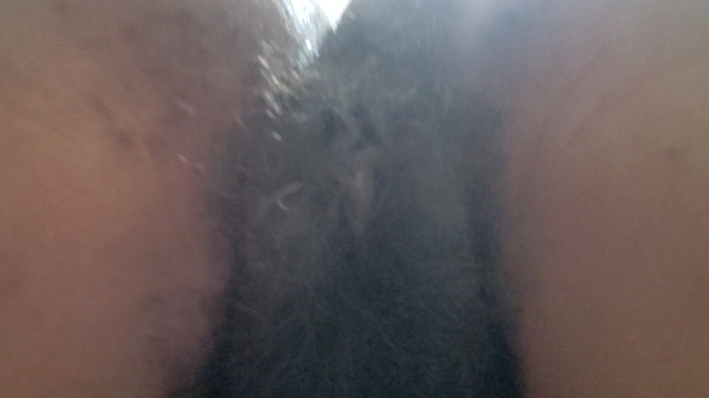 Lovemina: J’ai envie de siter sur une grosse bite