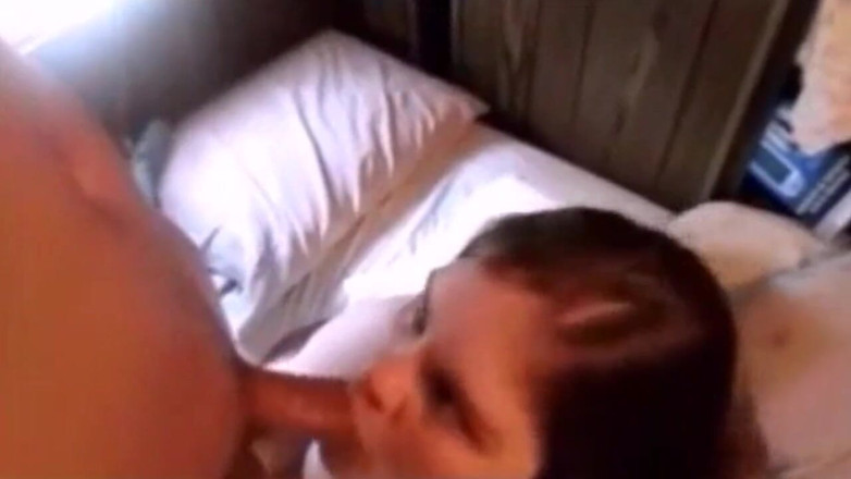 Fat House Wife: Esposa toma coño boca a culo anal sorpresa haciéndola gritar...