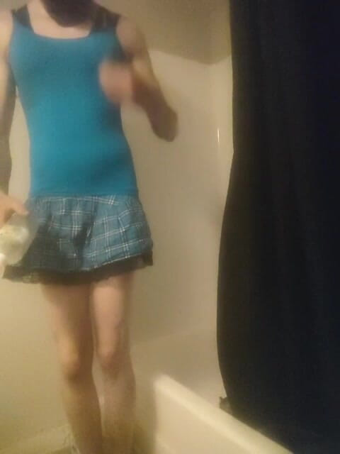 K8e Snow: Примірка одягу у ванній кімнаті