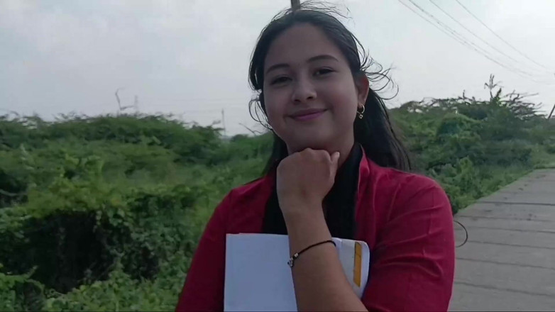 Apple Porn: First Time Desi Beautiful with Stranger From Outdoor
