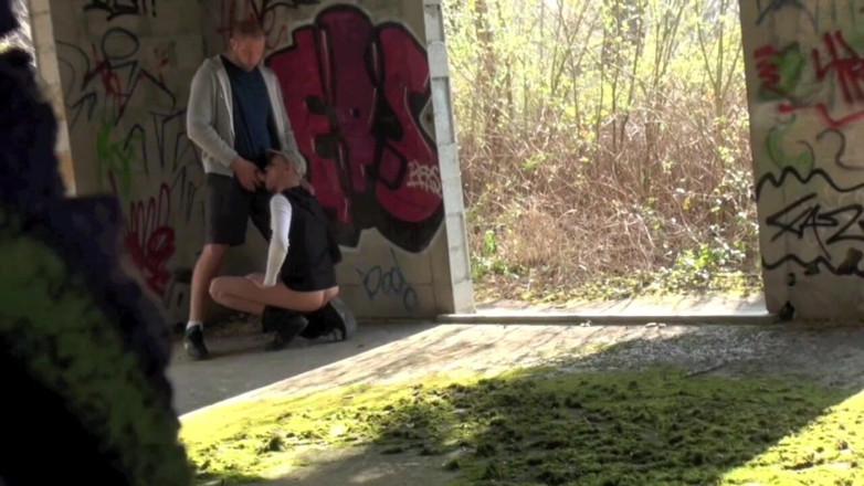 MASCULINE BOYS STUDIO: Seyx araba scopata dall'orso nel cruising all'aperto