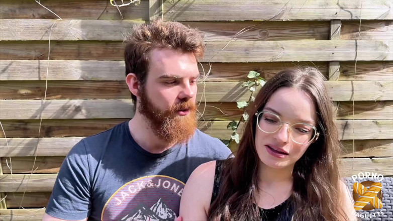 Porno Baguette: カテリーナ、ホットブルネット、4人組が大好き