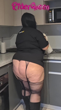 RiderqueenのビッグアスラティーナBBW MILFにファッキング