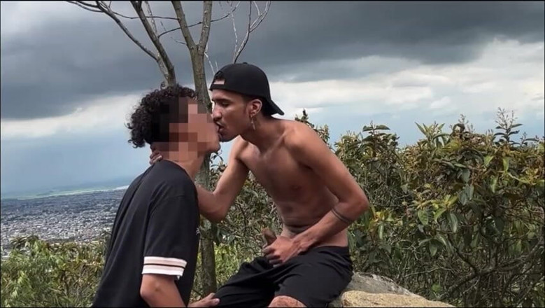 vergar4_daviid: Chupando o pau do atleta com um pau enorme