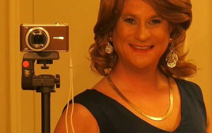 HectorChile1969: Crossdresser Fernanda Gomez también puede ser una dama formal