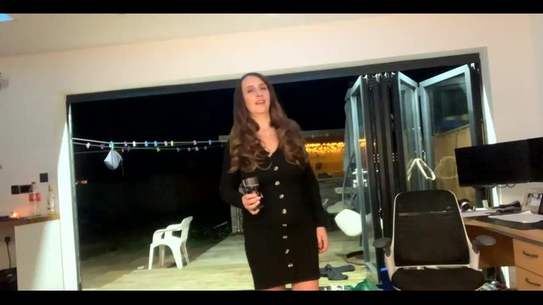 Keira_xxxxxx: Mi concierto improvisado espero que puedas atrapar el siguiente x