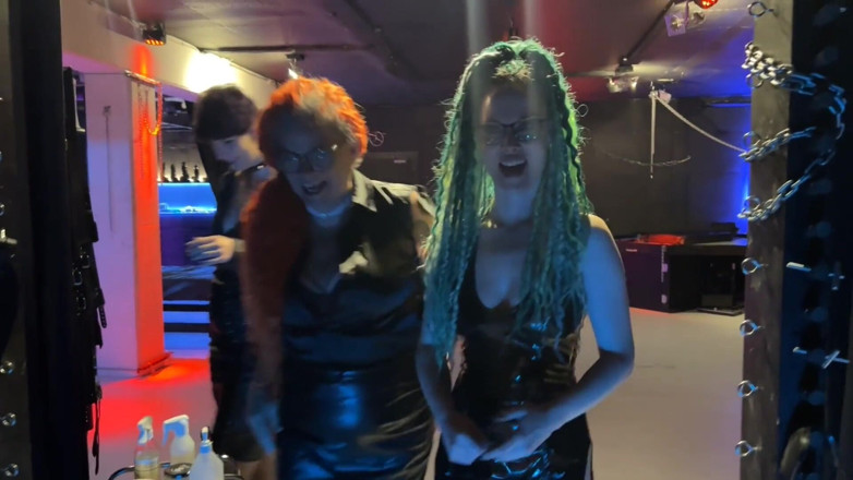 Domina Dark: Girls Pumping Cock