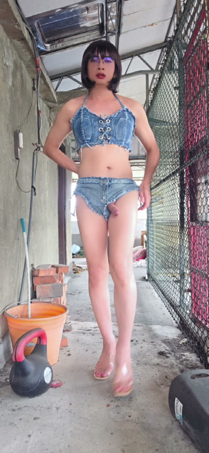 Taiwancdgirl: Outdoor Masturbation Toys