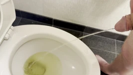 Lelaki putih Mahu Kencing Pada Awak