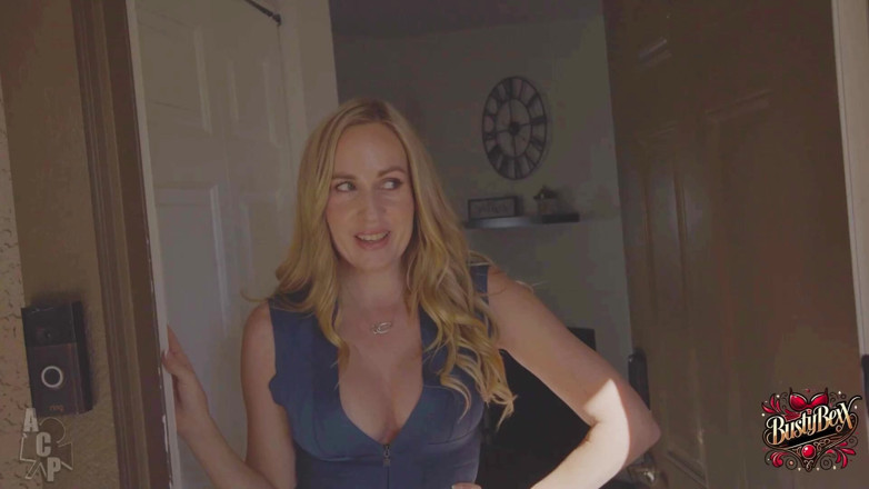 Busty Bexx: MILF dan Cookies dengan Gibby The Clown &amp; Sierra Spunk