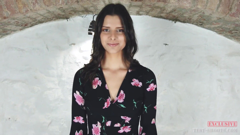Test-Shoots: Exclusive Video with Pretty Cute Face Virgin Teen Viola Kat...