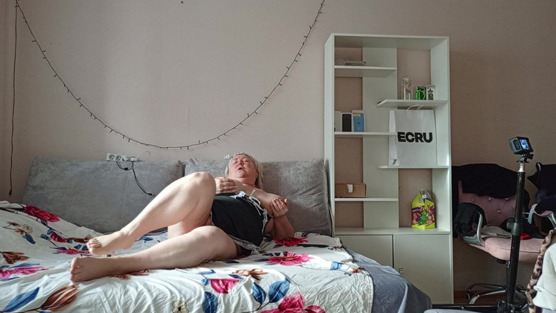 Zona901: Stiefmutter masturbiert große muschi