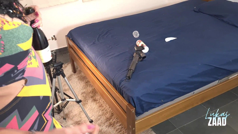 Lukas Zaad: За лаштунками Памела Пантера і Ніколі пожирають один одного на дивані