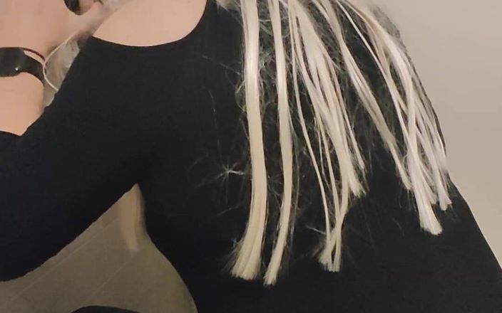 Giselle Cross: Giselle övar deepthroat för pappa