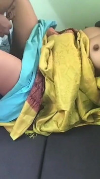 흑누나의 젖탱이를 핑거로 젖탱이로 젖어