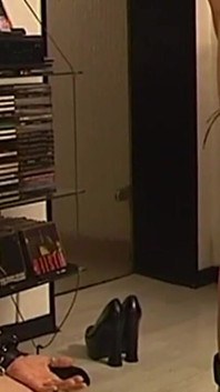 Milf mature mascherate sopportano pinze intense e giochi anali