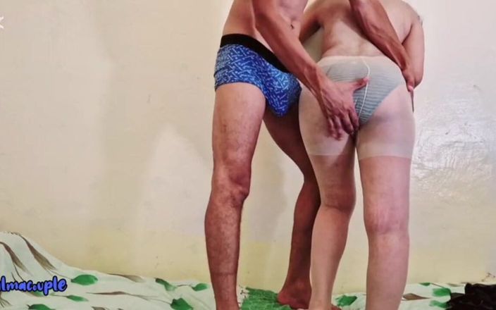 Hotfuck20: 非常饥渴的站着做爱