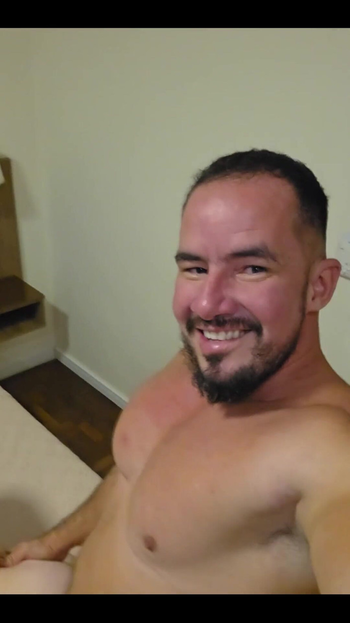 TpowerX: Un ragazzo arrapante di grindr