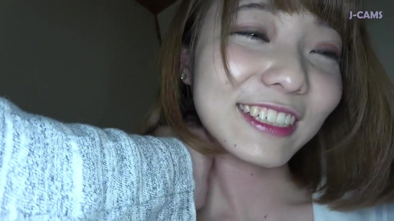 J-Cams: Hij breekt door haar muren en maakt de geheime wereld...