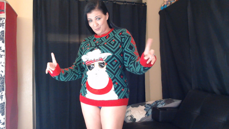 Abby Anna: बदसूरत क्रिसमस स्वेटर काटना