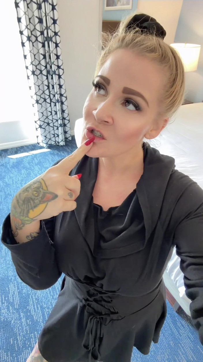 Miss Whitney Morgan: O que estamos filmando hoje? No sábado!