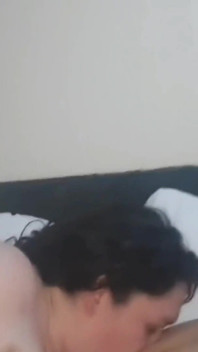Mio marito dammi un massaggio erotico con il mio amico